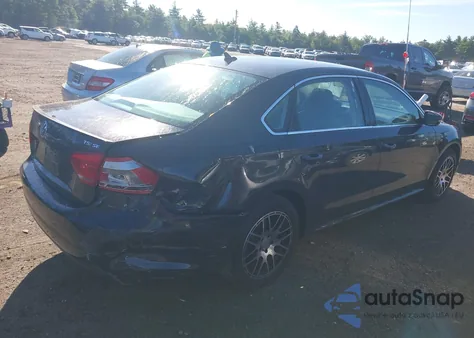 2015 Volkswagen Passat 1.8T Sport из США, поврежденный, VIN 1VWBT7A34FC054021